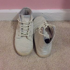 GUC Authentic Toms Hightop sneakers